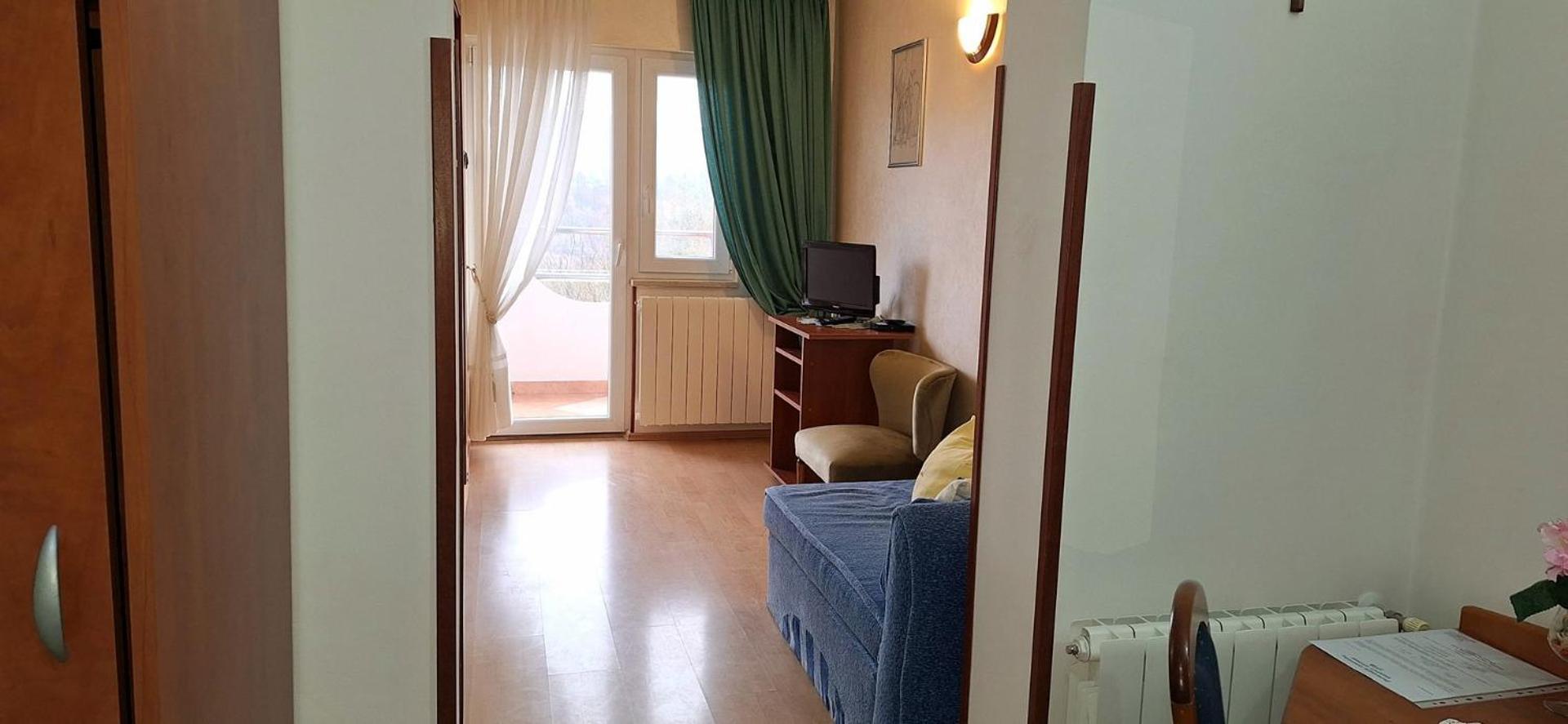 Apartments And Rooms Laura Pazin Exterior foto