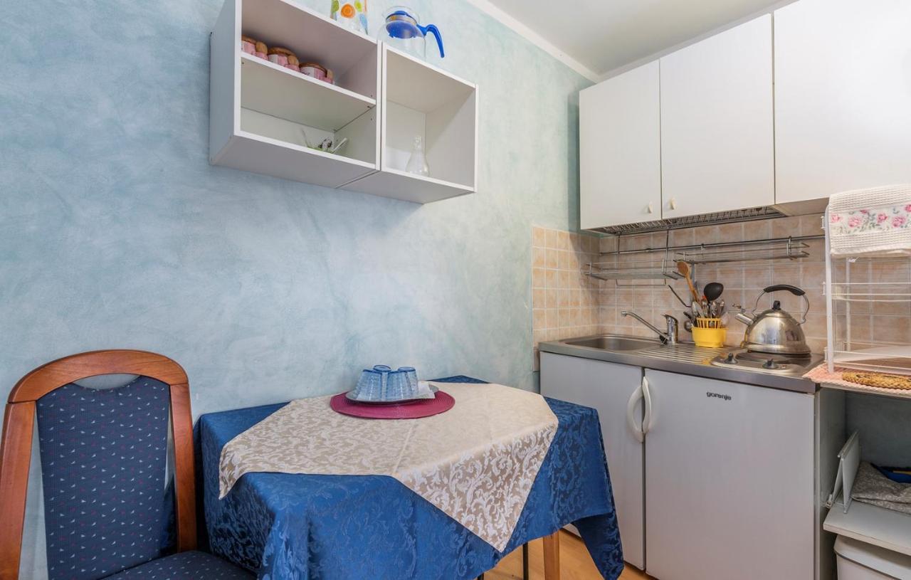 Apartments And Rooms Laura Pazin Exterior foto
